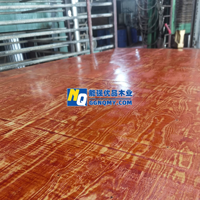 神農(nóng)架桉木芯建筑模板，二次成型可循環(huán)使用，不易變形，工地經(jīng)久耐用